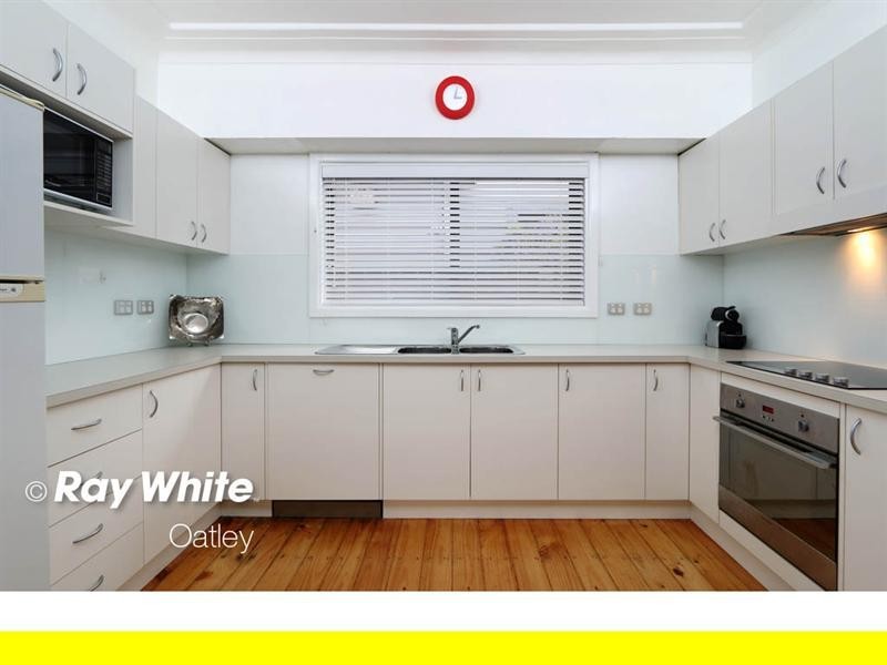 18 Glen Road, Oatley NSW 2223