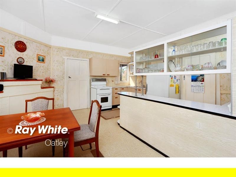 35 Kitchener Street, Oatley NSW 2223