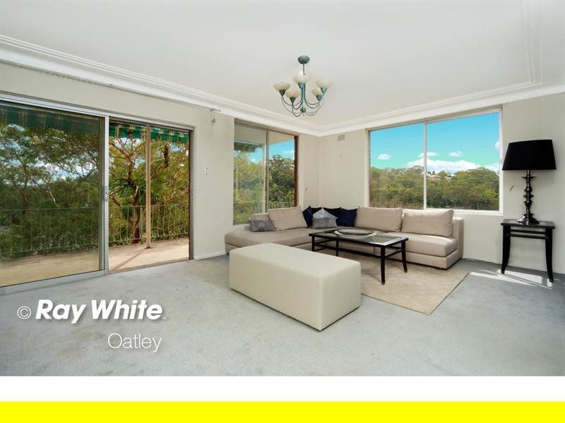 4 Dinjerra Crescent, Oatley NSW 2223