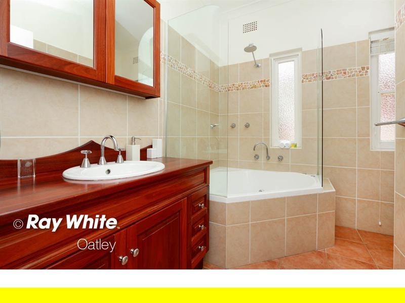 72 Lansdowne Parade, Oatley NSW 2223