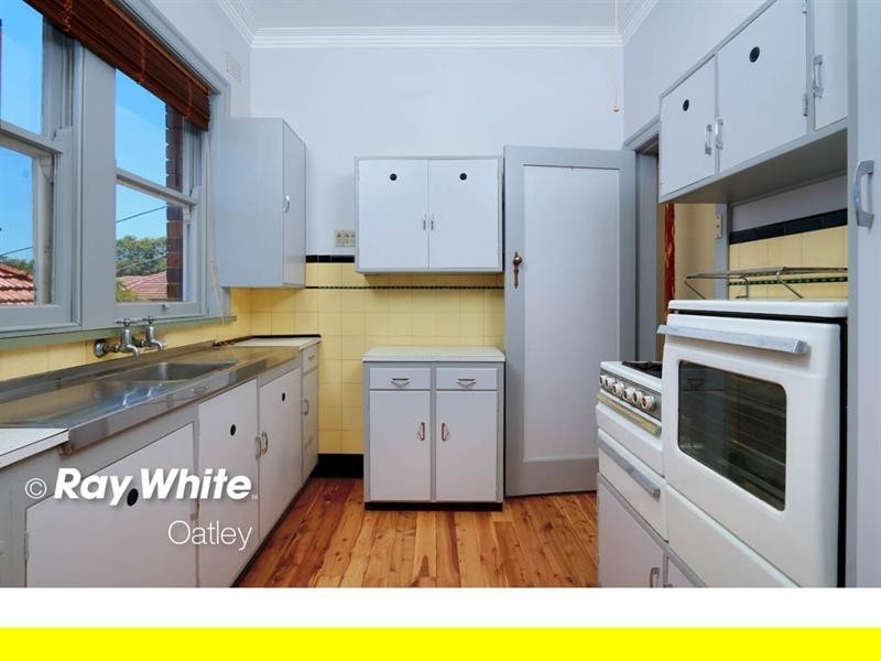 9 Braeside Avenue, Penshurst NSW 2222