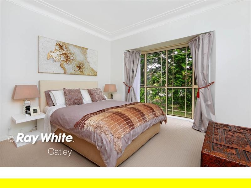 33 Holley Road, Beverly Hills NSW 2209