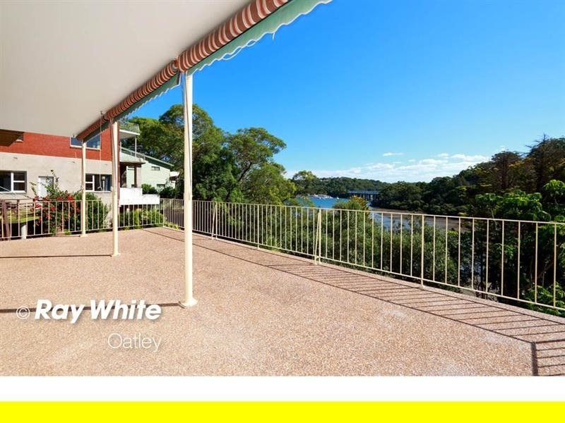 2 Dinjerra Crescent, Oatley NSW 2223