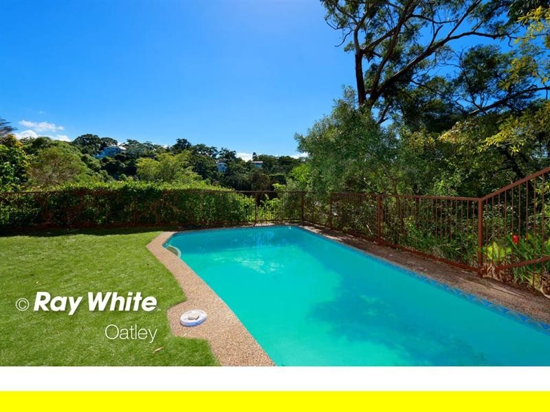 2 Dinjerra Crescent, Oatley NSW 2223