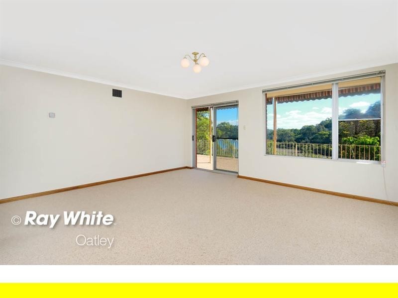 2 Dinjerra Crescent, Oatley NSW 2223