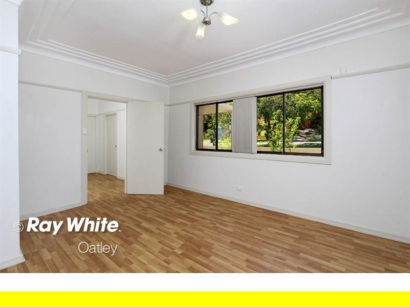 10 Ballantyne Road, Mortdale NSW 2223
