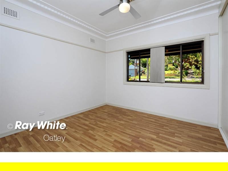 10 Ballantyne Road, Mortdale NSW 2223