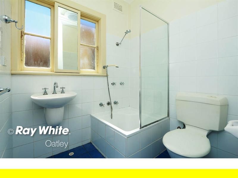 10 Ballantyne Road, Mortdale NSW 2223