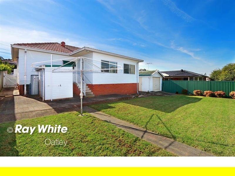 19 Hannons Avenue, Peakhurst NSW 2210