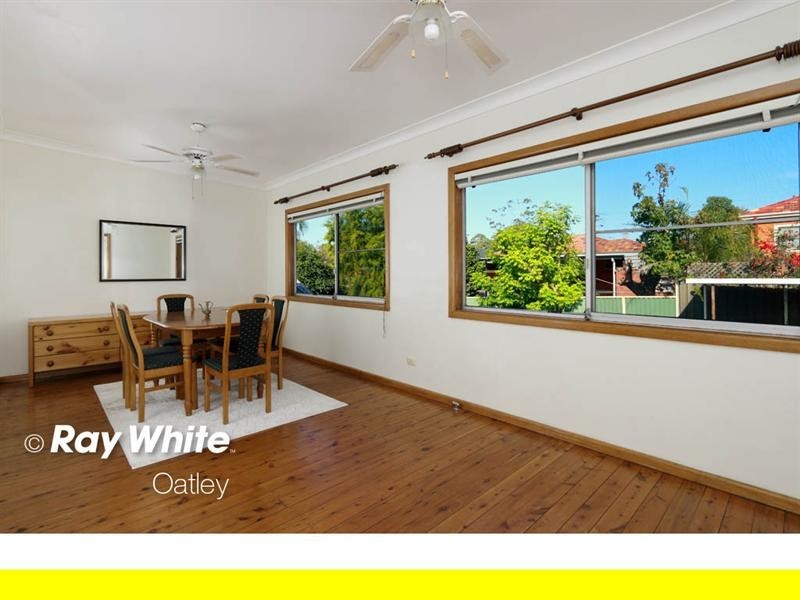 19 Hannons Avenue, Peakhurst NSW 2210