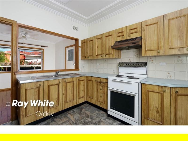 19 Hannons Avenue, Peakhurst NSW 2210