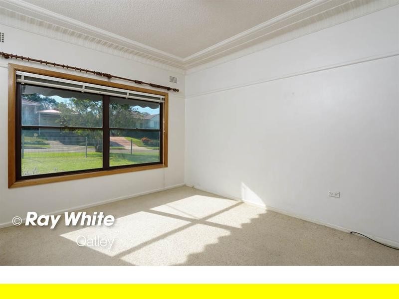 19 Hannons Avenue, Peakhurst NSW 2210