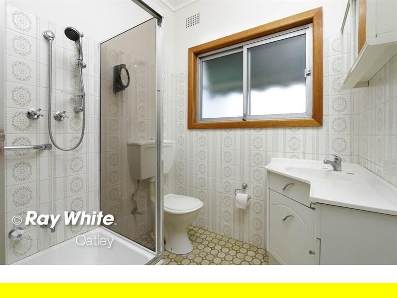 19 Hannons Avenue, Peakhurst NSW 2210