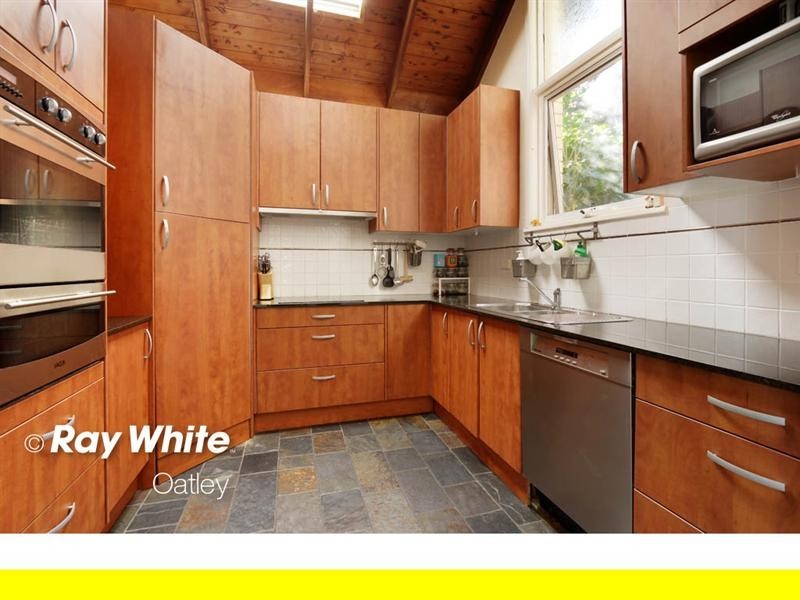 10 View Street, Peakhurst Heights NSW 2210