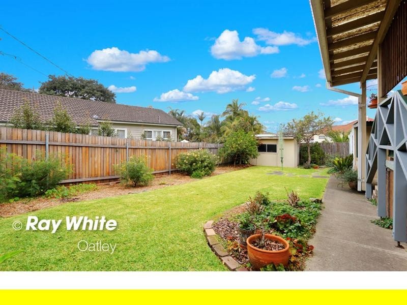 16 Wattle Street, Peakhurst NSW 2210