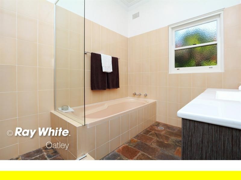 22 Macken Crescent, Oatley NSW 2223