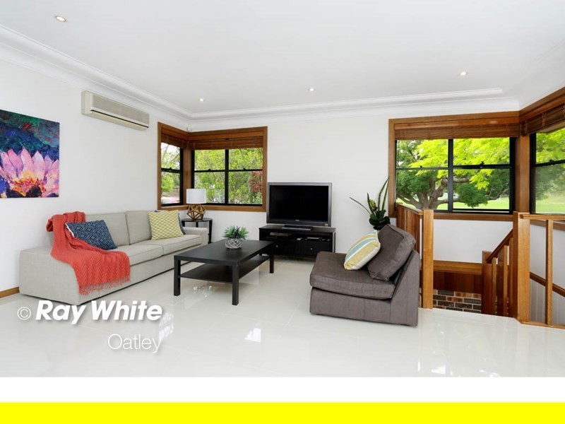 8 Panorama Street, Penshurst NSW 2222