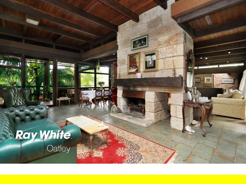 42 Jindabyne Crescent, Peakhurst Heights NSW 2210