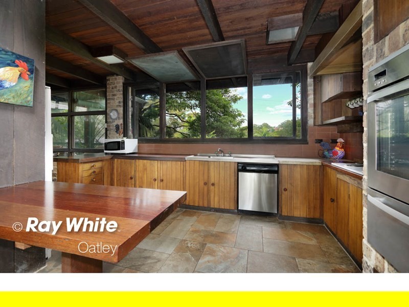 42 Jindabyne Crescent, Peakhurst Heights NSW 2210