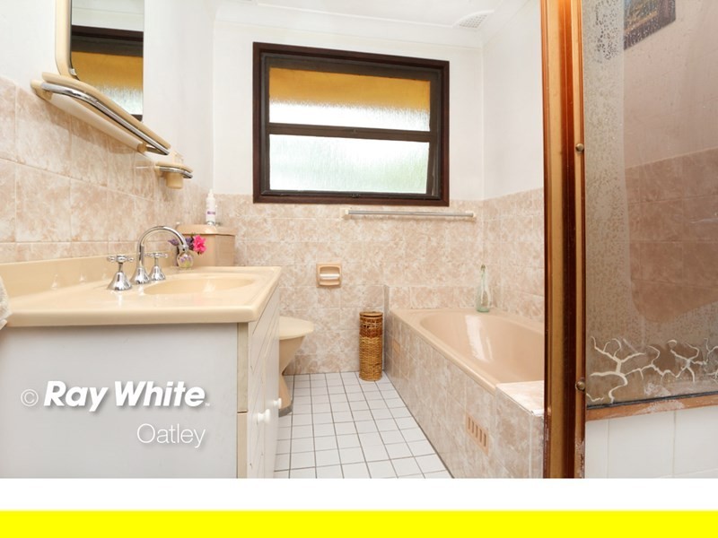 41 Pindari Road, Peakhurst Heights NSW 2210