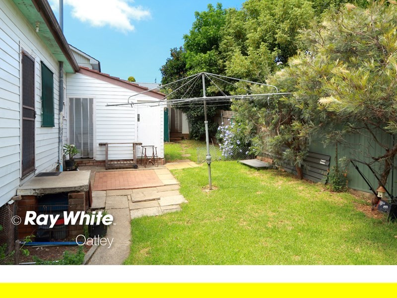 6 Coreen Avenue, Peakhurst NSW 2210