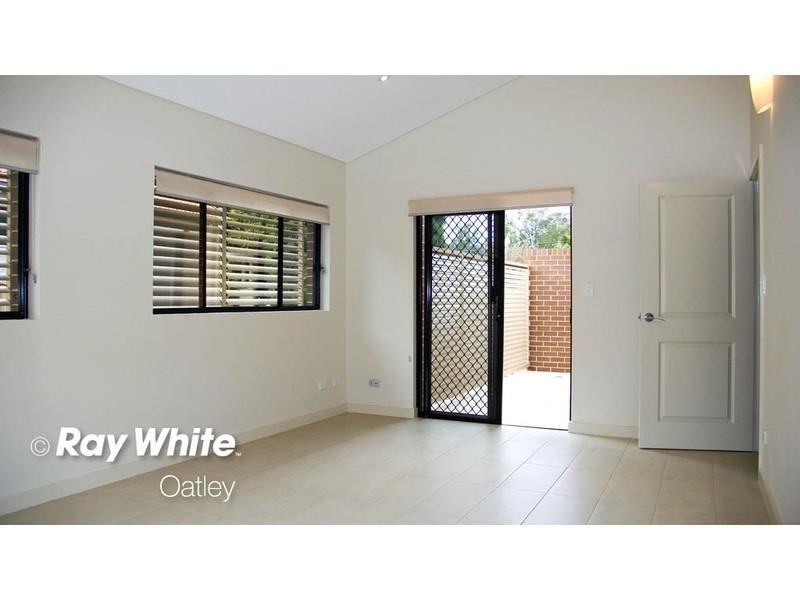 2/14 River Road, Oatley NSW 2223