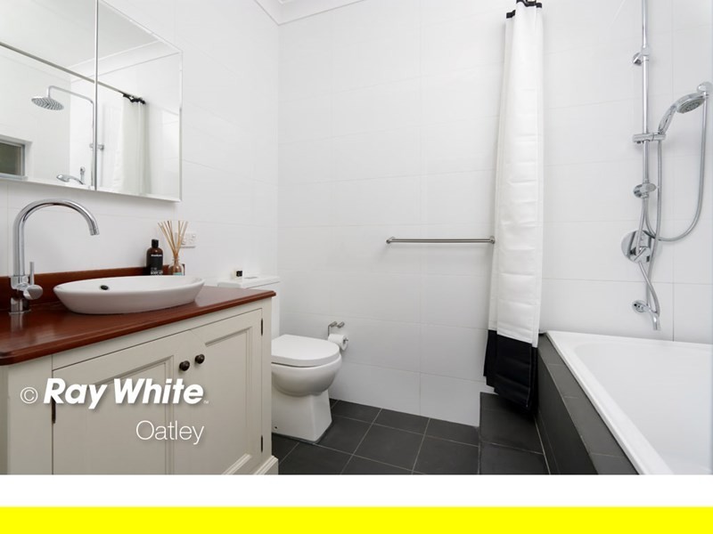 35 Beaumaris Crescent, Mortdale NSW 2223