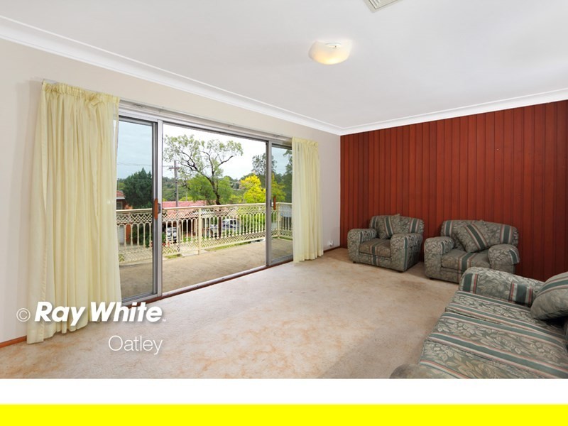 31 Jindabyne Crescent, Peakhurst Heights NSW 2210