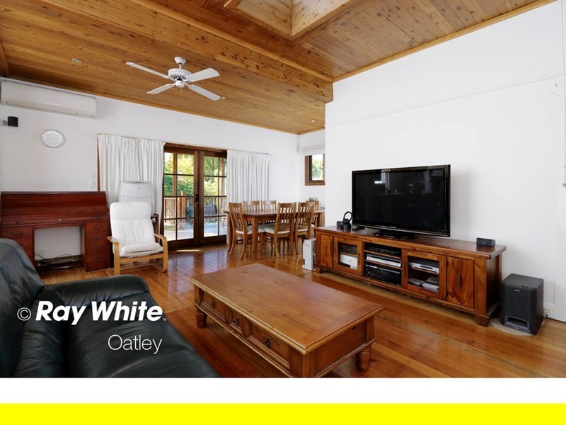 15 Wonoona Parade East, Oatley NSW 2223