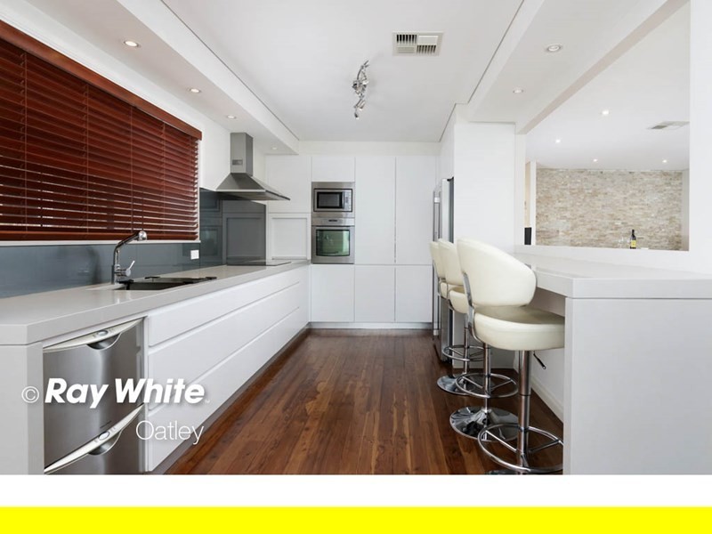 25 Gungah Bay Road (Vehicle access from Linda Ave), Oatley NSW 2223