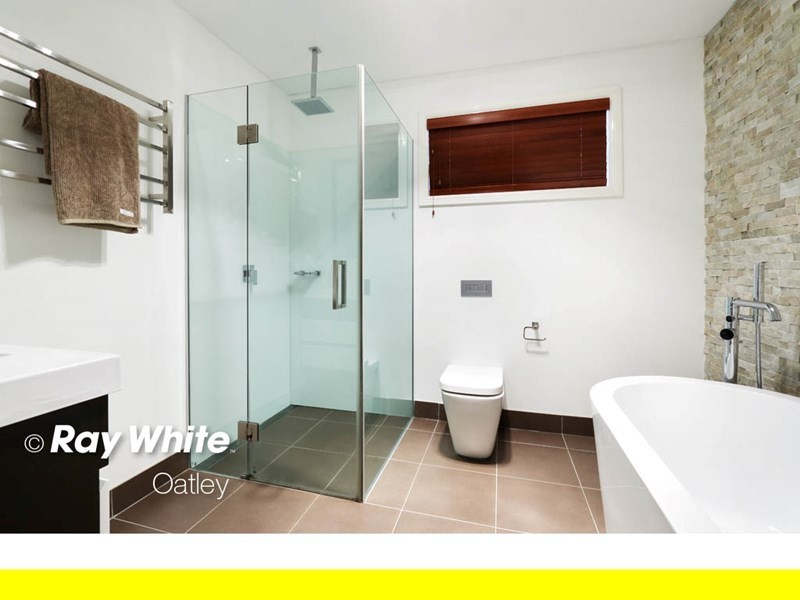 25 Gungah Bay Road (Vehicle access from Linda Ave), Oatley NSW 2223
