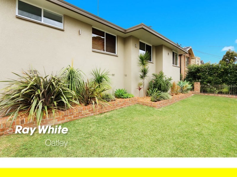 25 Gungah Bay Road (Vehicle access from Linda Ave), Oatley NSW 2223