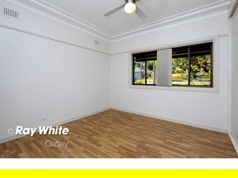 10 Ballantyne Road, Mortdale NSW 2223