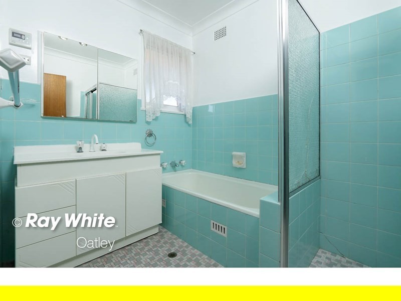 13 Waldo Crescent, Peakhurst NSW 2210