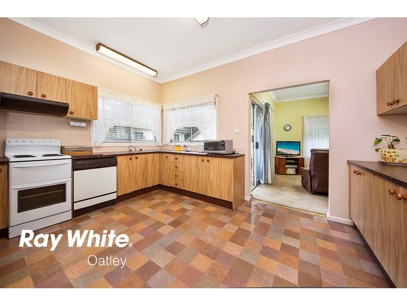 24 Park Road, East Hills NSW 2213