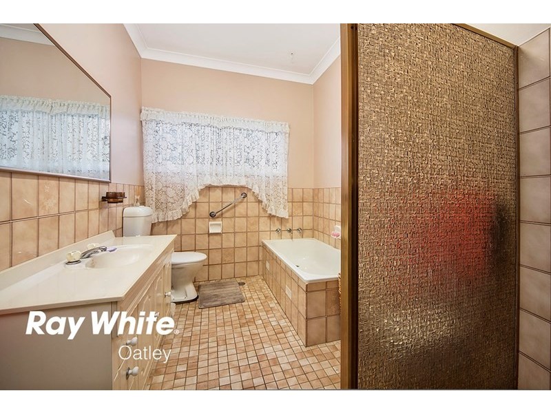 24 Park Road, East Hills NSW 2213