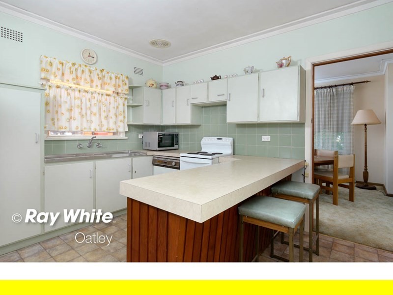51 Pindari Road, Peakhurst Heights NSW 2210