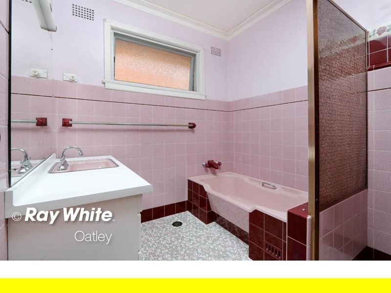 51 Pindari Road, Peakhurst Heights NSW 2210