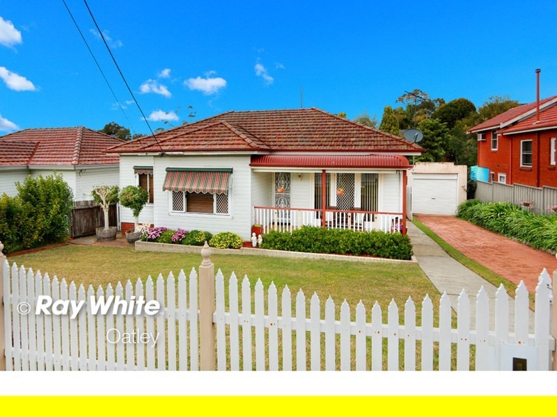 17 Hannons Avenue, Peakhurst NSW 2210