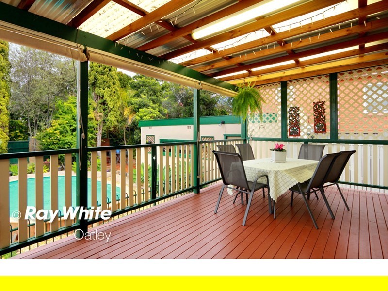 17 Hannons Avenue, Peakhurst NSW 2210