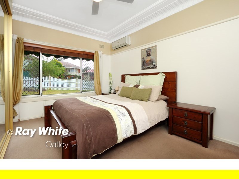 17 Hannons Avenue, Peakhurst NSW 2210