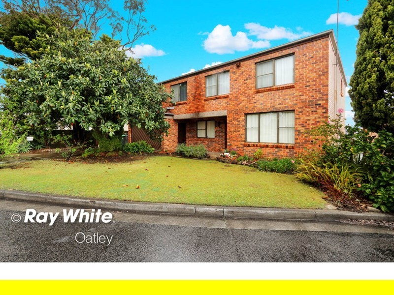 51 Moons Avenue, Lugarno NSW 2210