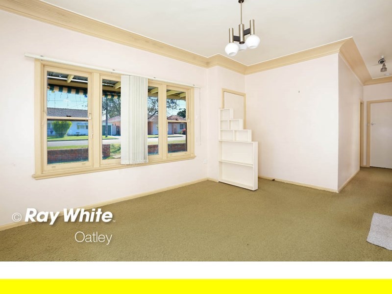 31 Beaconsfield Road, Mortdale NSW 2223