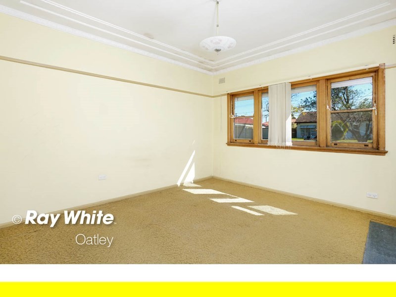 31 Beaconsfield Road, Mortdale NSW 2223