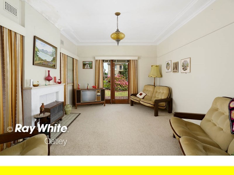 54 Samuel Street, Peakhurst NSW 2210