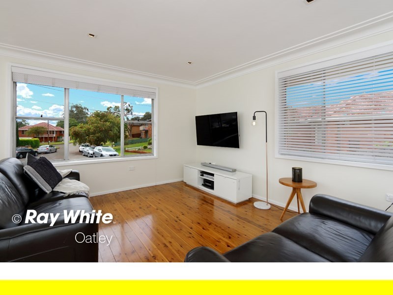 12 David Place, Peakhurst NSW 2210