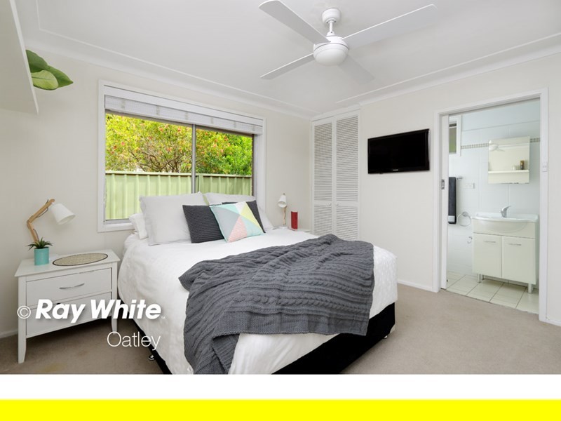 12 David Place, Peakhurst NSW 2210