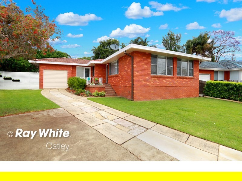 12 David Place, Peakhurst NSW 2210