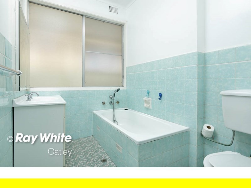 10 Kerrie Crescent, Peakhurst NSW 2210