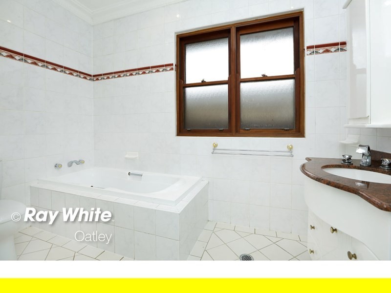 65 Lansdowne Crescent, Oatley NSW 2223